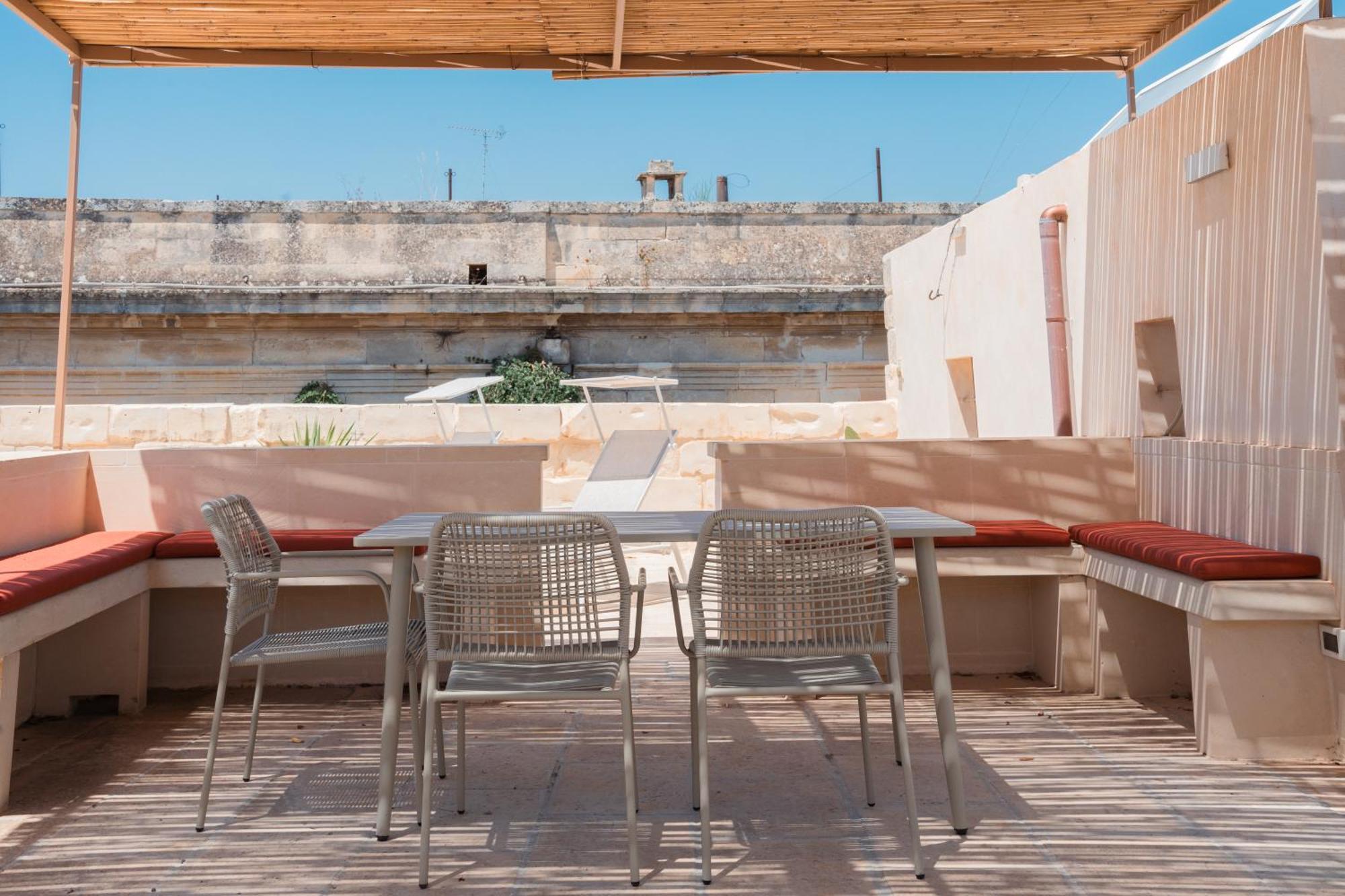 Margherita Apartment & Rooftop By Residence Colibri เลชเช ภายนอก รูปภาพ
