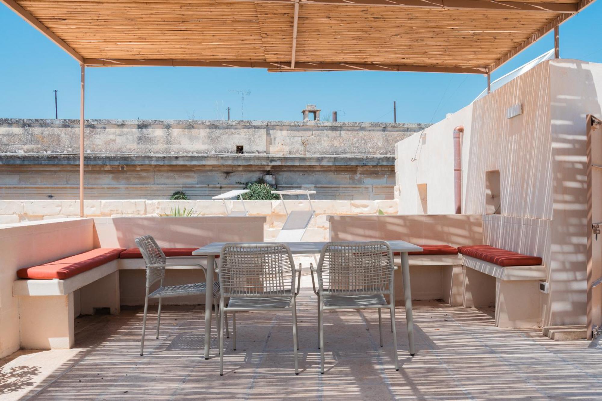 Margherita Apartment & Rooftop By Residence Colibri เลชเช ภายนอก รูปภาพ